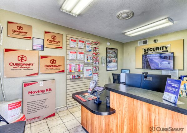 CubeSmart Self Storage - El Paso - 10642 Montana Ave - 10642 Montana Ave
