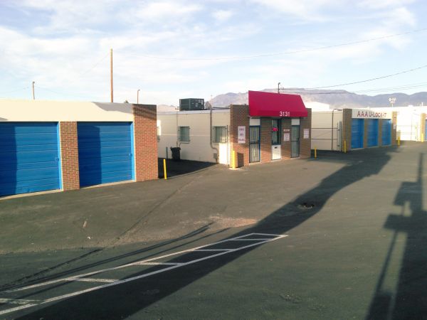 AAA U-Lock-It Self Storage - 2200 - 2200 Candelaria Road Northeast