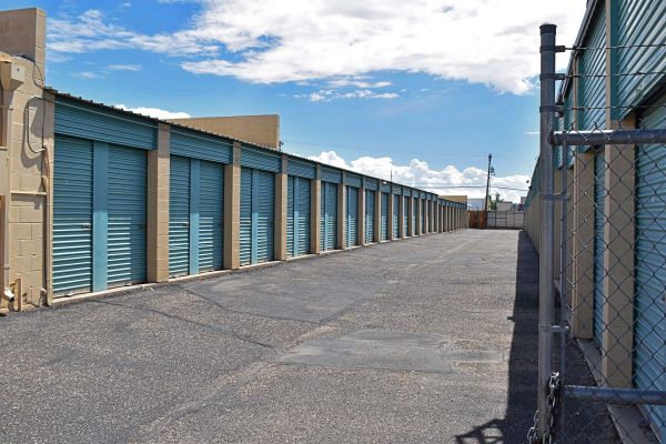 AAA U-Lock-It Self Storage - 2200 - 2200 Candelaria Road Northeast