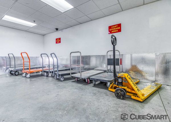 CubeSmart Self Storage - Centennial - 7059 South Kenton Street - 7059 South Kenton Street