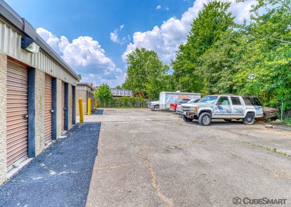 Dominion Self Storage - 10609 Dumfries Rd