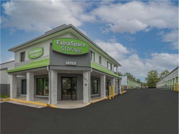 Extra Space Storage - 0516 - Alexandria - King Centre Dr - 5851 King Centre Drive