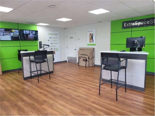 Extra Space Storage - 0577 - Fairfax - Prosperity Ave - 2944 Prosperity Avenue