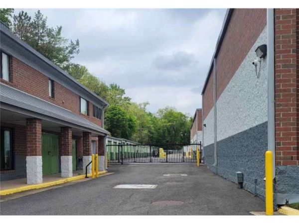 Extra Space Storage - 0577 - Fairfax - Prosperity Ave - 2944 Prosperity Avenue