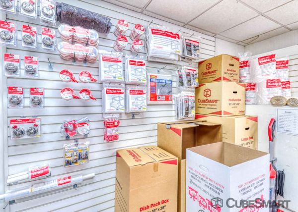 CubeSmart Self Storage - Philadelphia - 456 North Christopher Columbus Boulevard - 456 North Christopher Columbus Boulevard