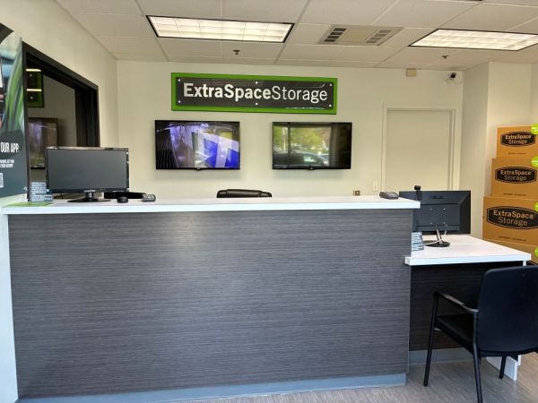 Extra Space Storage - 8382 - Chicago - W Adams St - 901 West Adams Street