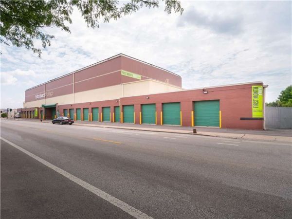 Extra Space Storage - 8385 - Chicago - N Northwest Hwy - 5366 North Northwest Highway