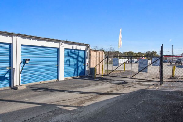 US Storage Centers - San Antonio - Interstate 10 - 25300 IH 10 West