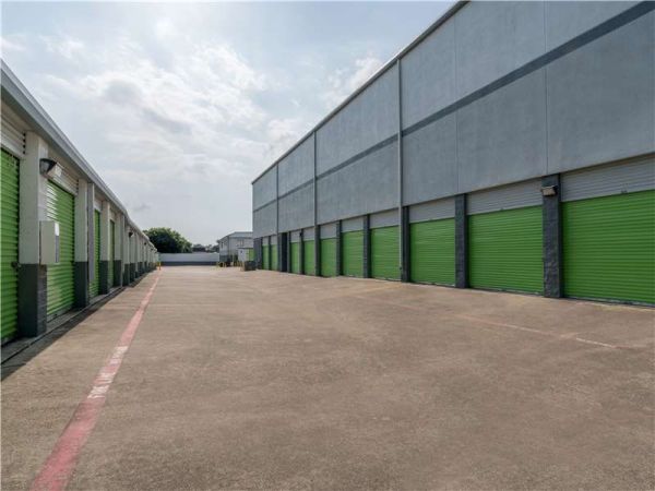 Extra Space Storage - 1309 - Ft. Worth - W. Rosedale St - 5401 West Rosedale Street