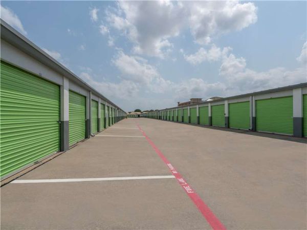 Extra Space Storage - 1496 - Grand Prairie - 2750 N State Hwy 360 - 2750 North State Highway 360 Service Road East