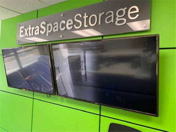 Extra Space Storage - 1107 - Somerville - Somerville Av - 460 Somerville Avenue