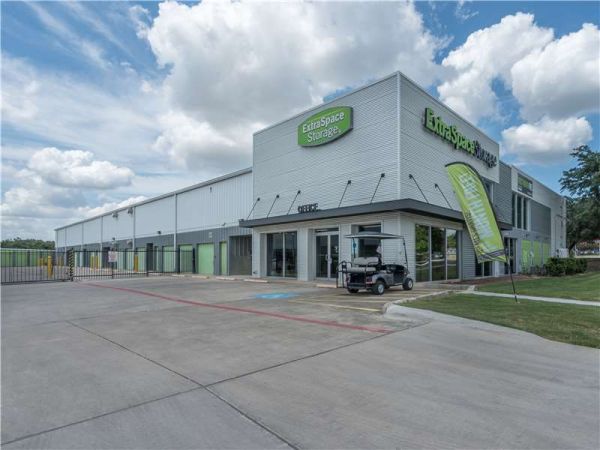 Extra Space Storage - 1387 - San Antonio - DeZavala Rd - 4515 De Zavala Road