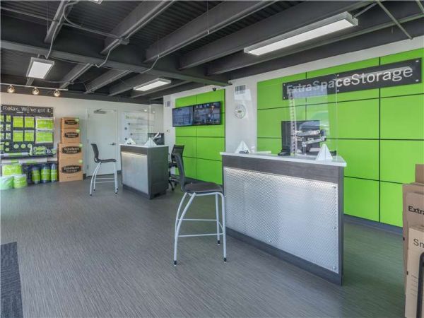 Extra Space Storage - 1387 - San Antonio - DeZavala Rd - 4515 De Zavala Road