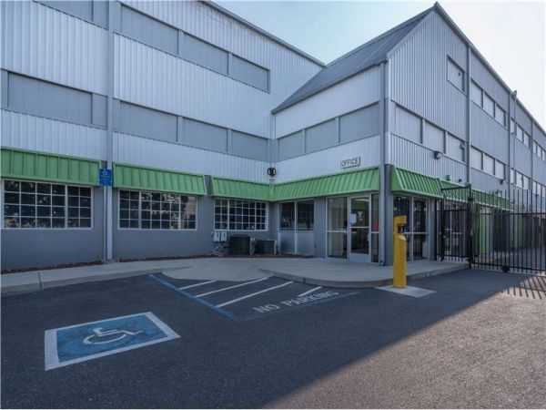 Extra Space Storage - 1491 - San Jose - Charter Park Dr - 3510 Charter Park Drive