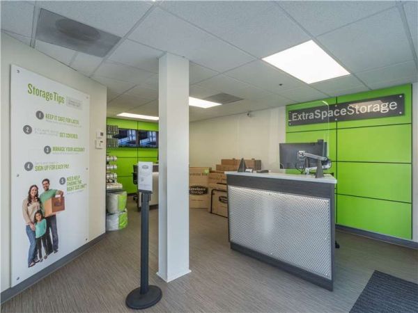 Extra Space Storage - 1491 - San Jose - Charter Park Dr - 3510 Charter Park Drive
