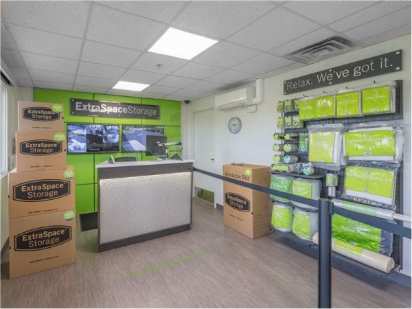 Extra Space Storage - 1554 - North Andover - Osgood St - 1701 Osgood Street