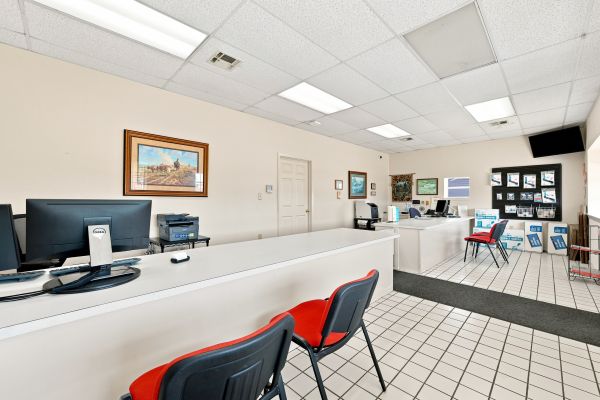 HGS Self Storage - Hewitt - 605 N Hewitt Dr - 605 N Hewitt Dr