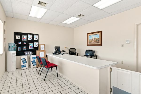 HGS Self Storage - Hewitt - 605 N Hewitt Dr - 605 N Hewitt Dr