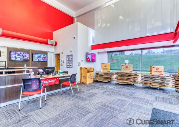 CubeSmart Self Storage - Shrewsbury - 757 Boston Turnpike