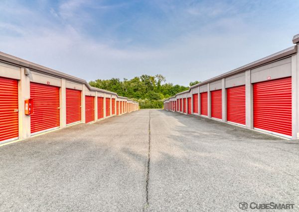 CubeSmart Self Storage - Hamden - 450 Putnam Avenue - 450 Putnam Avenue