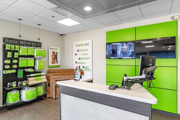 Extra Space Storage - 8690 - San Antonio - 7363 N. Loop 1604 W. - 7363 North Loop 1604 West