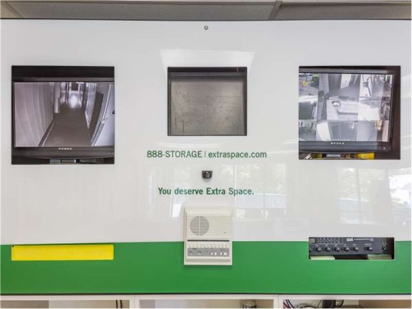 Extra Space Storage - 0806 - Valley Stream - W Merrick Rd - 270 West Merrick Road