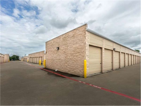 Extra Space Storage - 1604 - Plano - 14th Street - 5104 14th Street