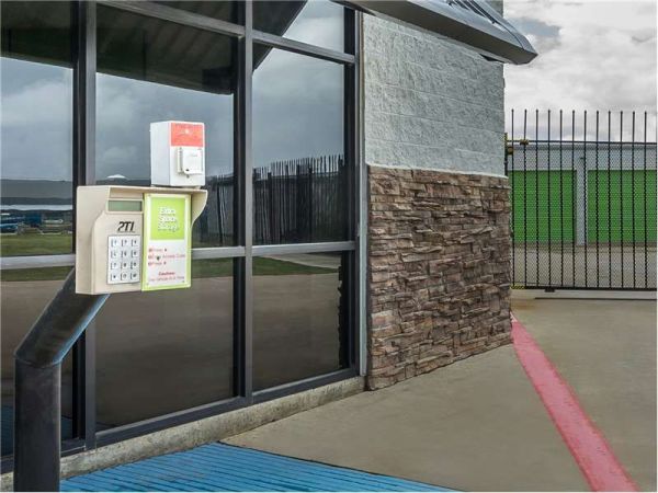 Extra Space Storage - 1612 - Plano - 6600 K Ave - 6600 K Avenue