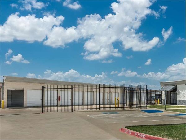 Extra Space Storage - 1621 - Irving - N State Hwy 161 - 4251 State Highway 161