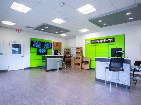 Extra Space Storage - 8689 - Dallas - Lyndon B Johnson Fwy/Forest Ln - 9485 Lyndon B Johnson Freeway
