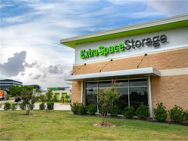 Extra Space Storage - 8689 - Dallas - Lyndon B Johnson Fwy/Forest Ln - 9485 Lyndon B Johnson Freeway