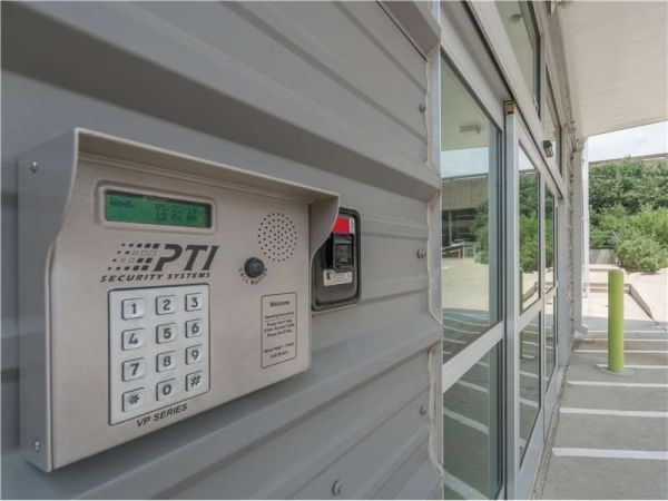 Extra Space Storage - 8773 - Dallas - Banner Dr - 7701 Banner Drive