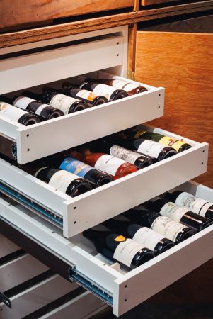 Los Angeles Fine Arts & Wine Storage - 2290 South Centinela Avenue