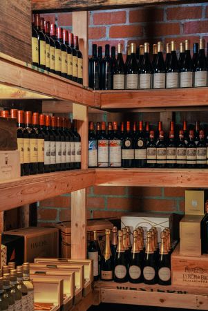 Los Angeles Fine Arts & Wine Storage - 2290 South Centinela Avenue