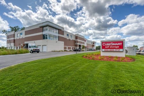 CubeSmart Self Storage - Riverwoods - 3725 Deerfield Road