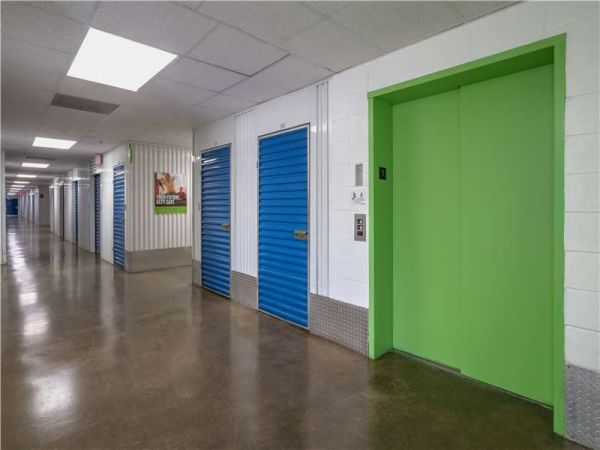 Extra Space Storage - 1307 - Dallas - E NW Hwy - 5701 Northwest Highway