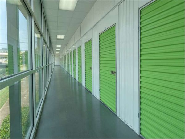 Extra Space Storage - 1307 - Dallas - E NW Hwy - 5701 Northwest Highway