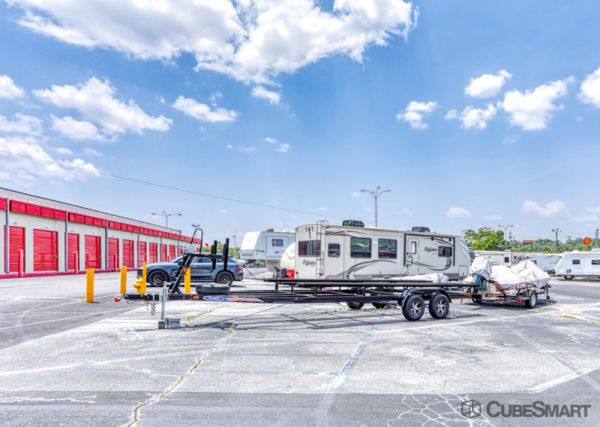CubeSmart Self Storage - Chattanooga - 5952 Brainerd Rd - 5952 Brainerd Rd