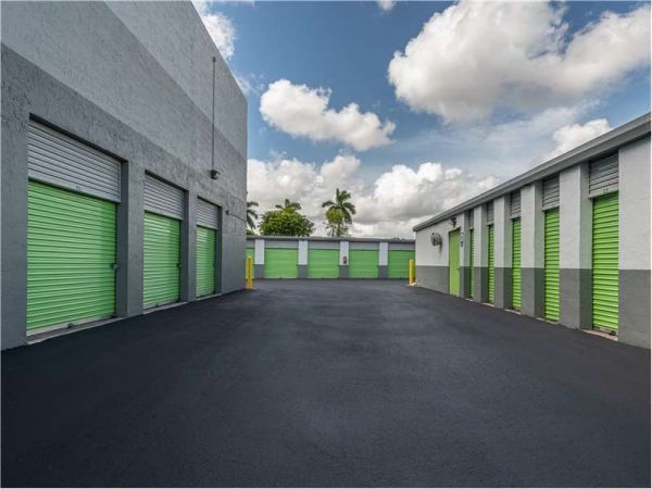 Extra Space Storage - 0255 - Miami - SW 135th Ave - 5601 Southwest 135th Avenue
