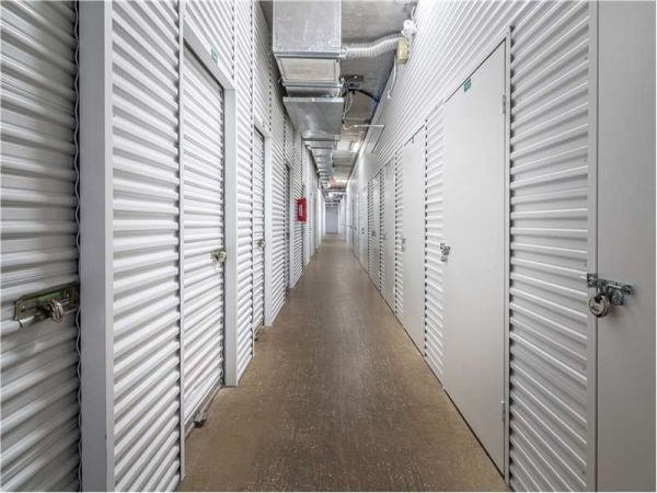 Extra Space Storage - 0255 - Miami - SW 135th Ave - 5601 Southwest 135th Avenue