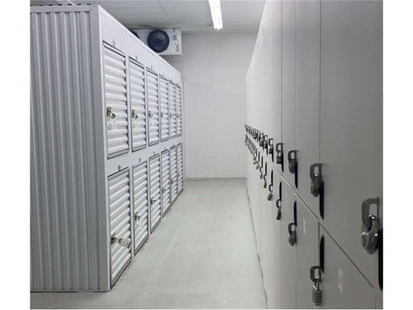 Extra Space Storage - 0584 - Houston - Southwest Freeway - 2222 Southwest Freeway