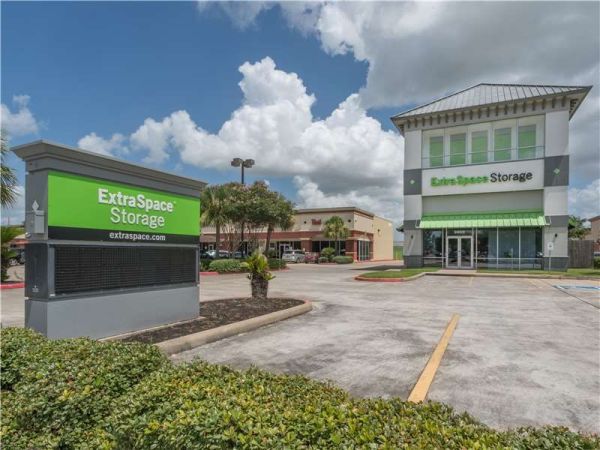 Extra Space Storage - 1763 - Pearland - Broadway St - 9809 Broadway St