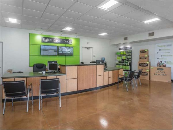 Extra Space Storage - 1763 - Pearland - Broadway St - 9809 Broadway St