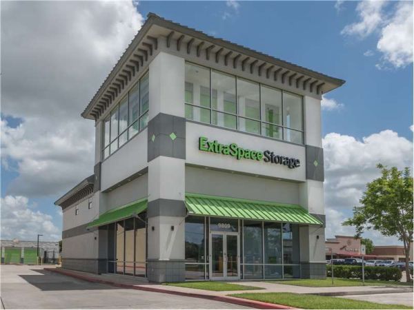 Extra Space Storage - 1763 - Pearland - Broadway St - 9809 Broadway St