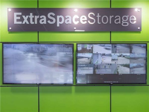 Extra Space Storage - 1763 - Pearland - Broadway St - 9809 Broadway St