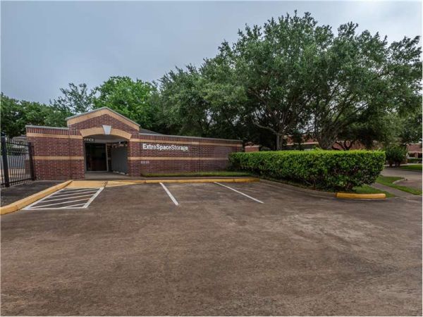 Extra Space Storage - 0318 - Sugar Land - Old Mill Rd - 2315 Old Mill Road