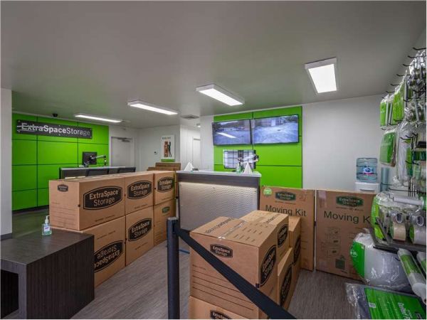 Extra Space Storage - 0318 - Sugar Land - Old Mill Rd - 2315 Old Mill Road