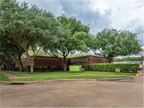 Extra Space Storage - 0318 - Sugar Land - Old Mill Rd - 2315 Old Mill Road