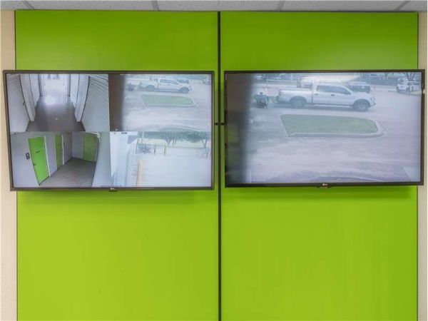 Extra Space Storage - 1762 - Houston - Senate Ave - 7302 Senate Avenue