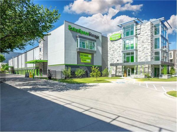 Extra Space Storage - 8695 - Dallas - 5353 Maple Ave - 5353 Maple Avenue
